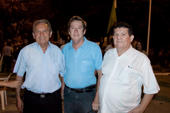 Dr. William Amori, José Ary e Dr. Jorge Moura. Sexta noite do novenário de N. Sra. do Rosário.